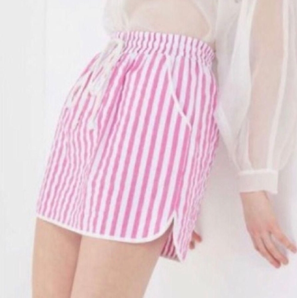 UO Urban Outfitters Anna Striped Dolphin Hem Skirt Size Small Pink White Y2K - Picture 4 of 8
